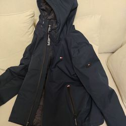 Tommy Hilfiger Water Resistant Wind Resistant Jacket Size Large Navy Blue Like New Condition