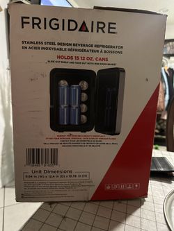 Frigidaire, Retro 10L, 15-Can Mini Personal Fridge Cooler