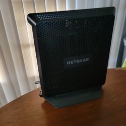 Nighthawk router