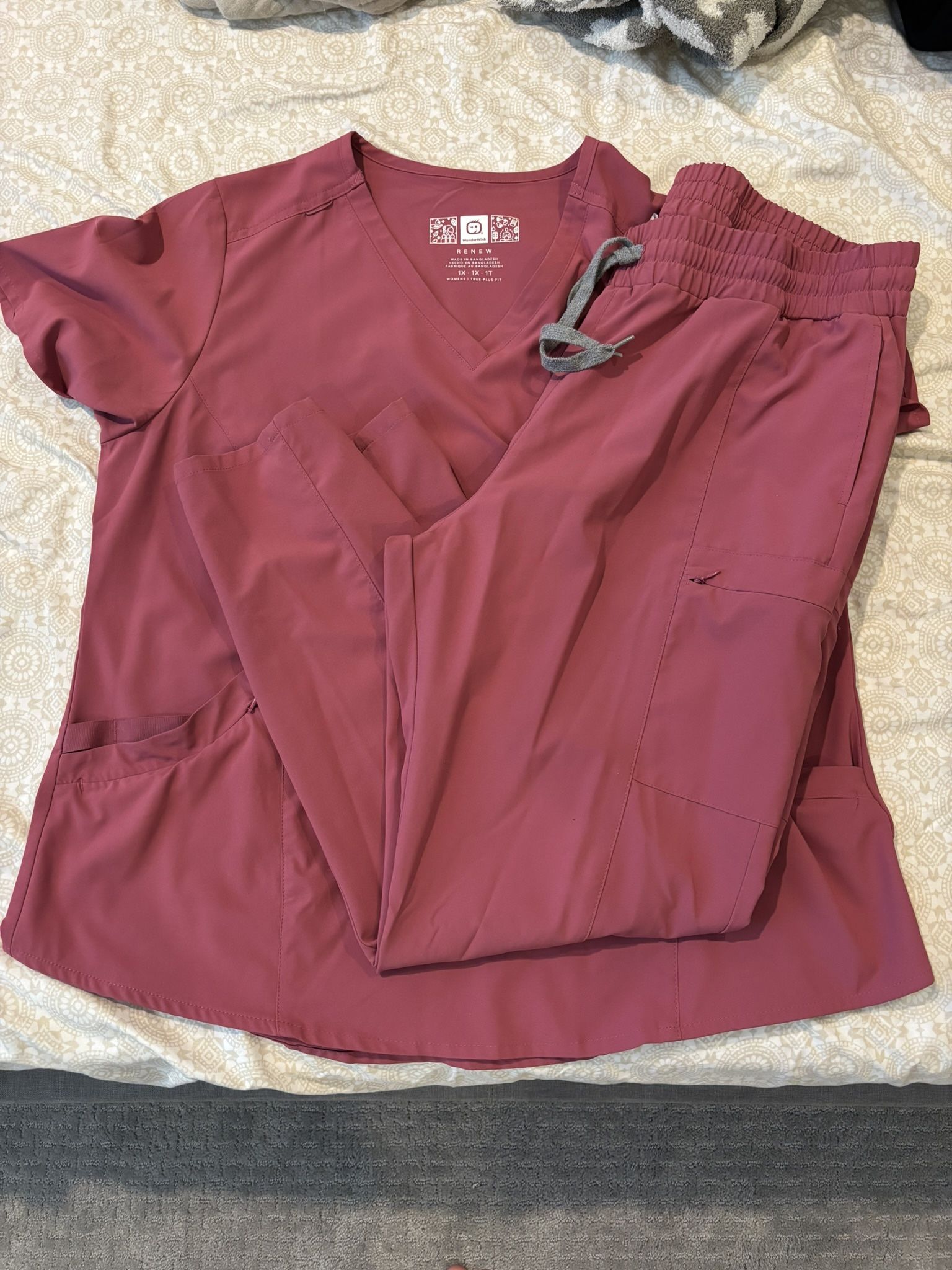 Wonder Wink Scrubs
