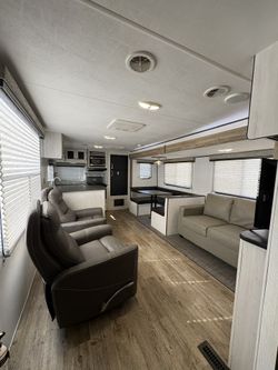 2021 Travel Trailer Trail Runner 