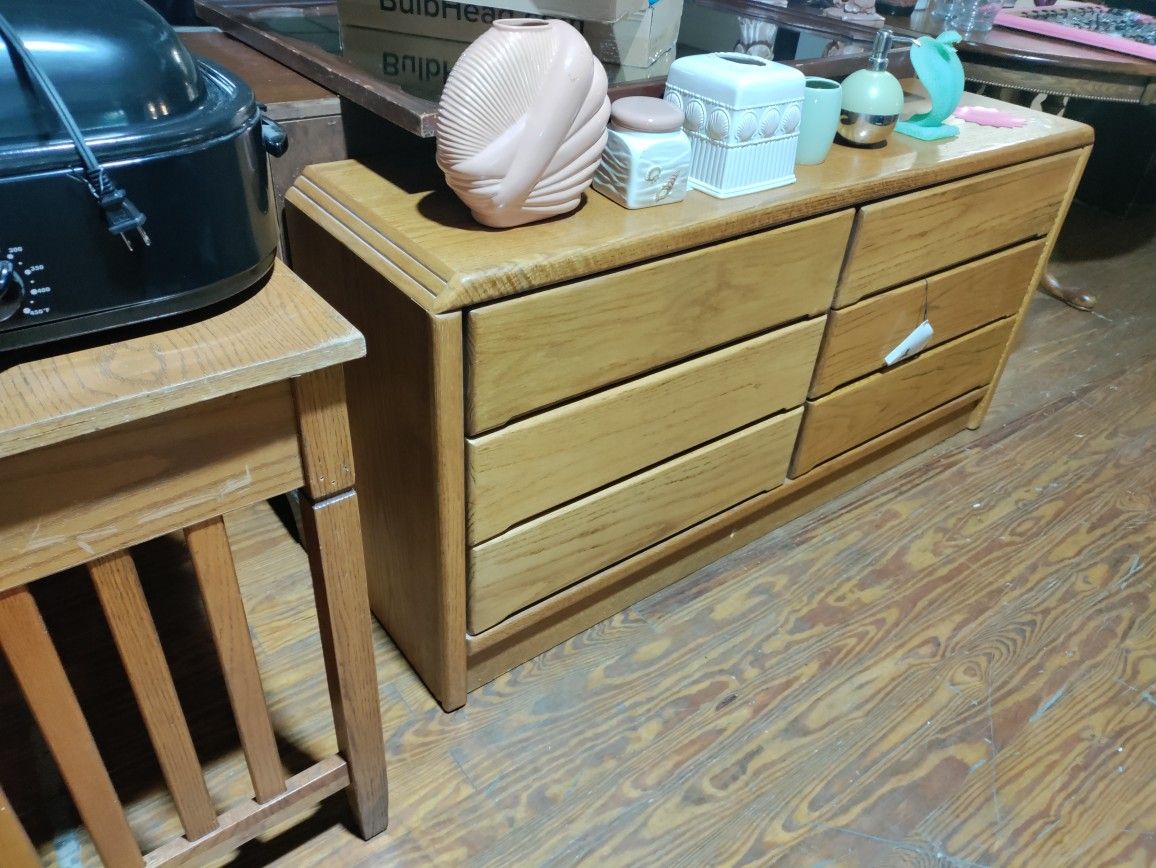 Dresser