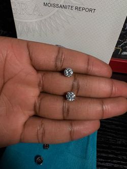 1 carrot moissanite earrings