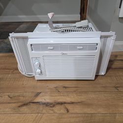 Midea AC Unit