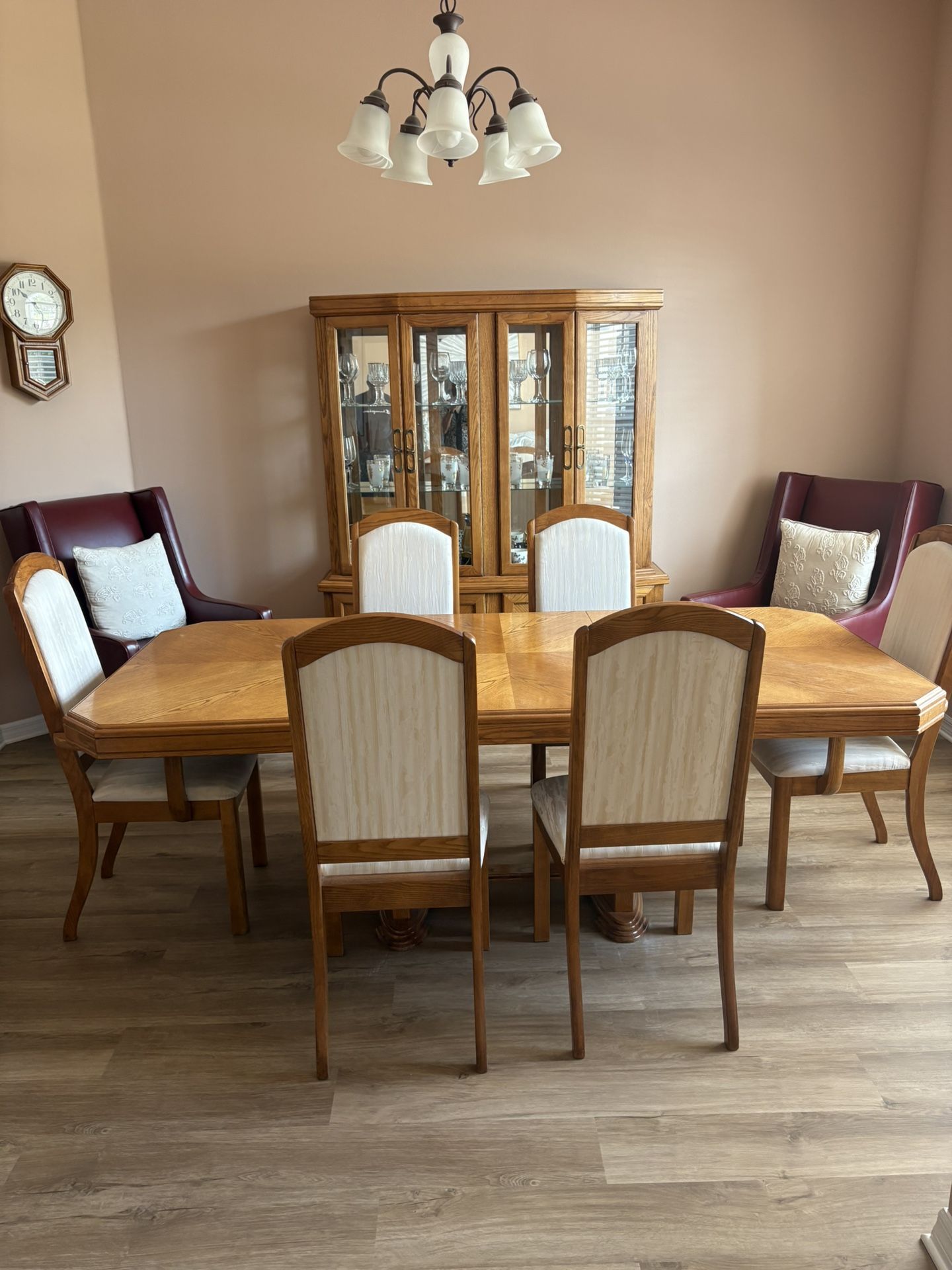  **Elegant Dining Room Set – Complete Package**