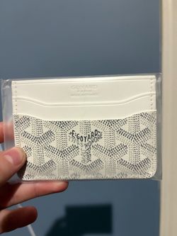 White cardholder designer