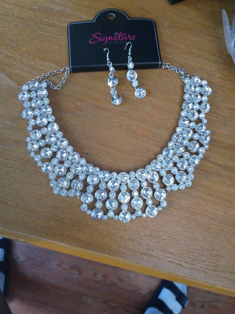 A Nice Elegant Woman's Necklace