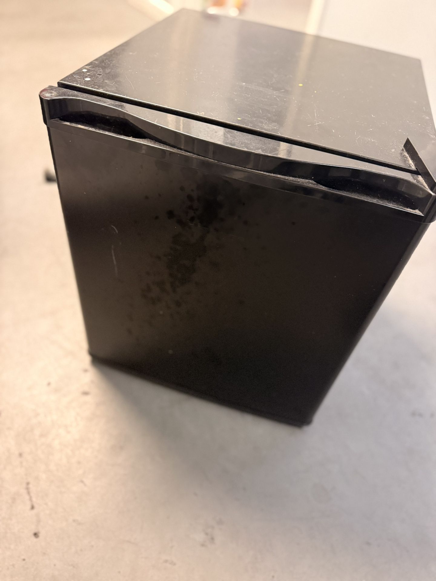 Compact Mini Fridge with Freezer, Black 