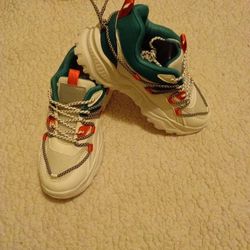 Brand New Women's walking Shoes 