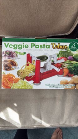 Veggie Pasta Deluxe Tri Blade Vegetable Slicer