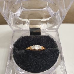 10K & Approx 1/2 Ct Diamond Ring