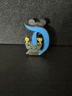 Disneyland Haunted Mansion Key to Disneyland Pin 2025