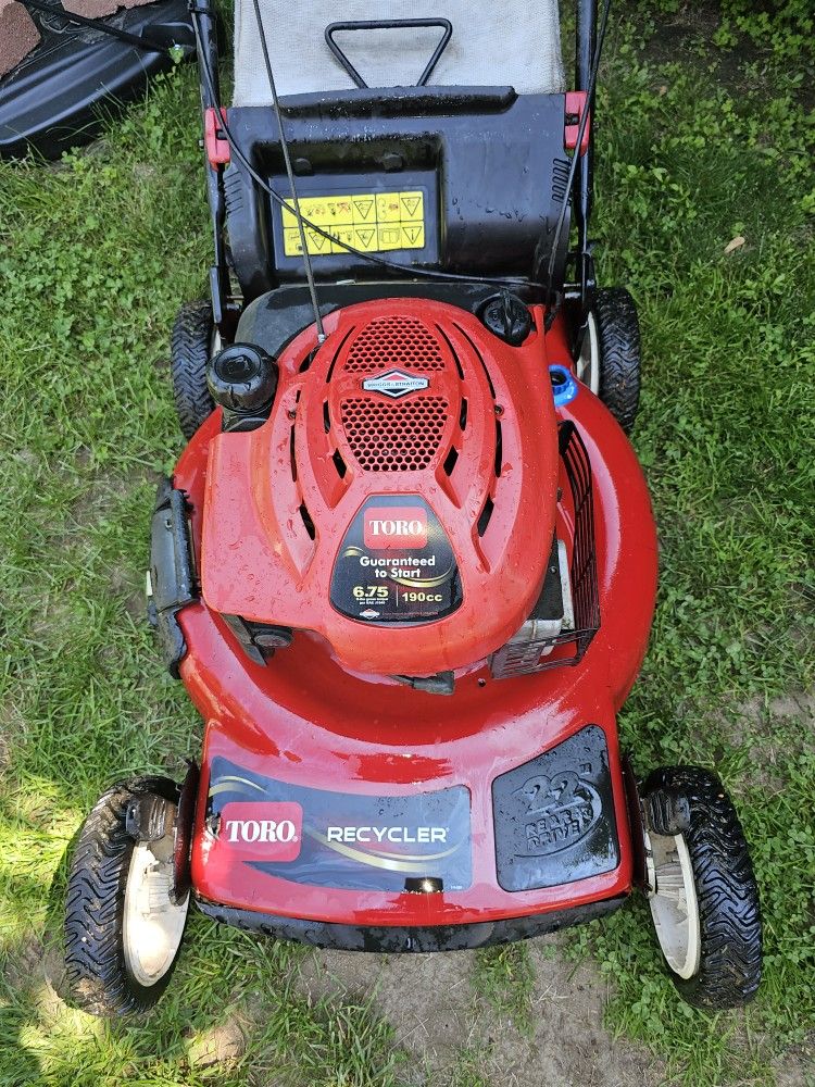Toro Personal Pace Rear Wheel Drive Self-propelled Lawnmower With Bag