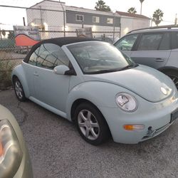 2004 VOLKSWAGEN NEW BEETLE CONVERTIBLE 