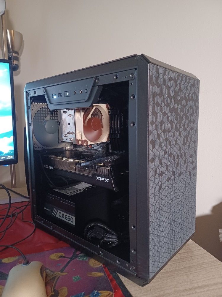 Custom PC - Must Sell: Ryzen 7 3700X + RX 7600 XT, 48 GB RAM, NVMe + SATA SSDs