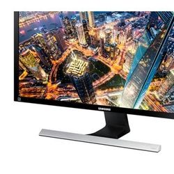 Samsung 4k Gaming Monitor And Logitech G502 X Mouse