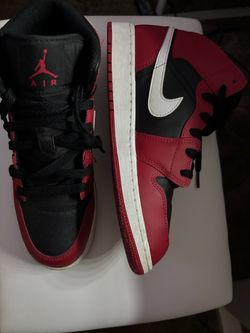 Jordan 1 mids