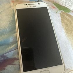 Samsung Galaxy S7 SM-G930F 32 GB White Factory Unlocked Smartphone