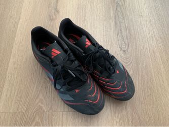Soccer shoes Size - 7.5