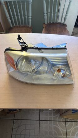 2004-2008 Ford  F 150. Headlight Right side