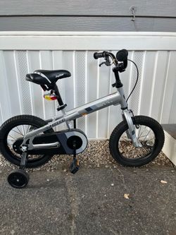 Joy star child’s bike