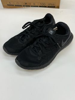 Nike women’s black sneakers size 7.5 running shoes