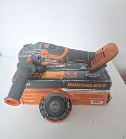 RIGID 4 1/2 inch Angle Grinder Brushless R86042VN