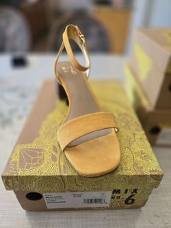 Mix No. 6 honey shoe size 9.5M