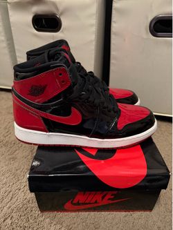 Jordan Retro 1 High “Patent Bred” Size 7 Grade school