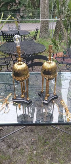 Twin lamps