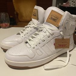Levi’s All White High tops Men’s Or Best Offer!!