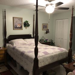 Beautiful Solid Wood Queen  4 Poster Bed