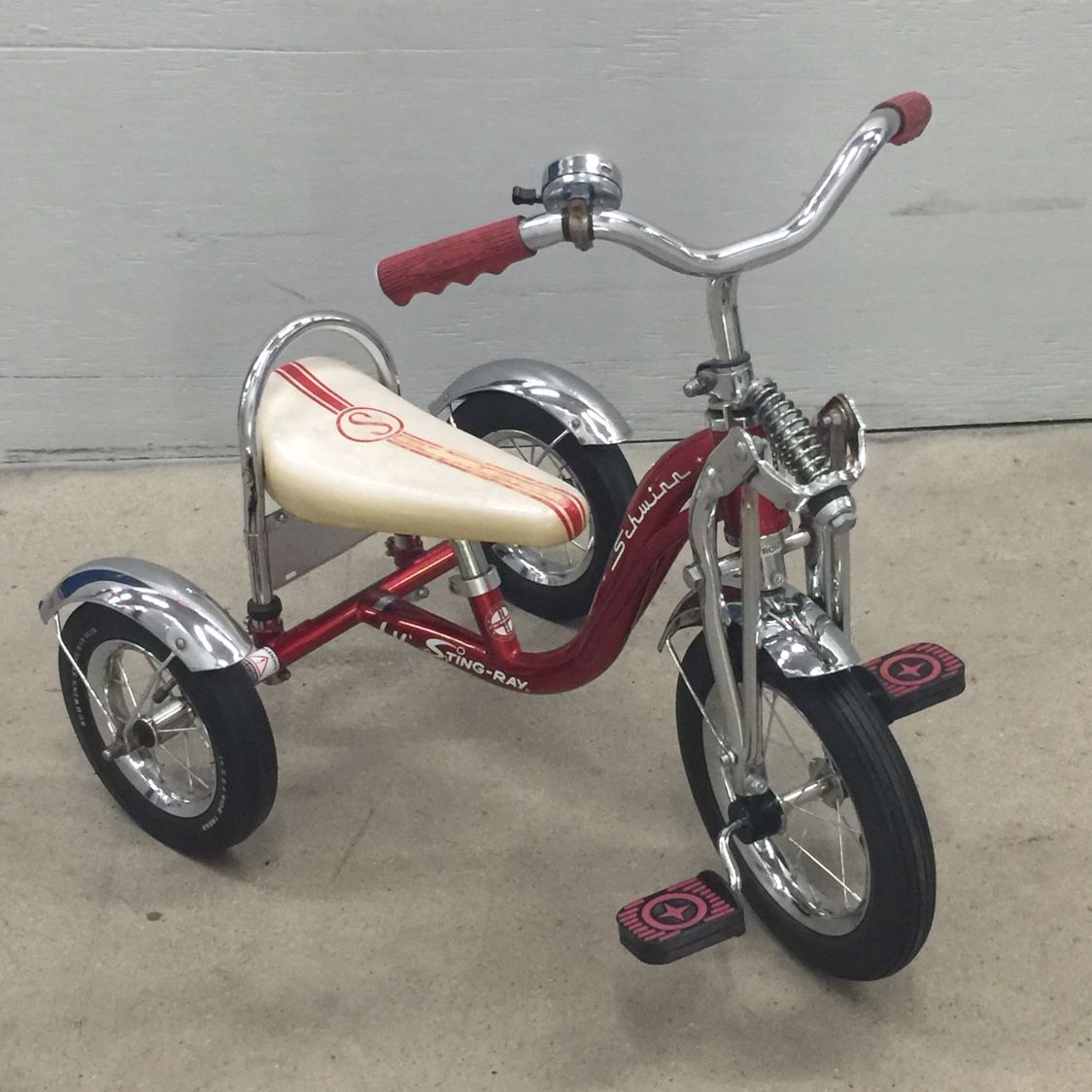 Schwinn Lil’ Stingray Deluxe Tricycle