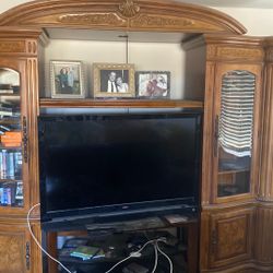 Entertainment center 