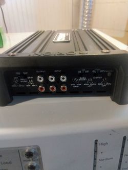 Car amp like new. Final price