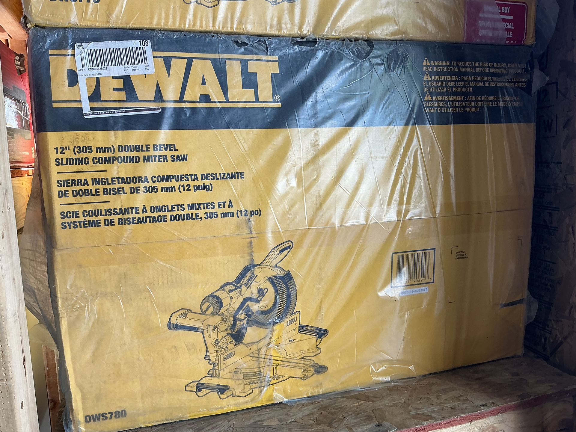 DEWALT DWS780 15 Amp Corded 12 in. Double Bevel Sliding Compound Miter Saw with XPS technology, Blade Wrench and Material Clamp