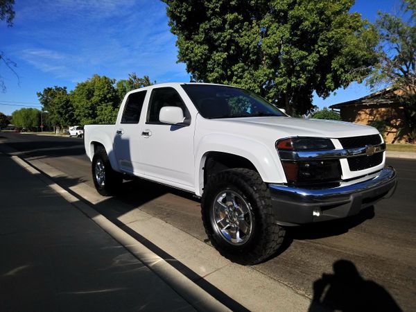 2012 chevy colorado z71 2wd for Sale in Bakersfield, CA - OfferUp
