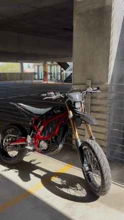 2025 Surron Ultra Bee HP