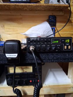 Fuzzbuster Z-80 CB Radio with Microphone