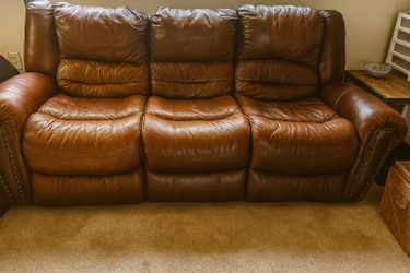 DISCOUNTED PRICE FOR TODAY - Leather Recliner Sofa in Great Condition