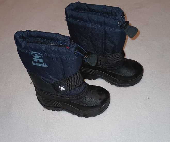 KAMIK Winter Snow Boots

/ Rain Boots 