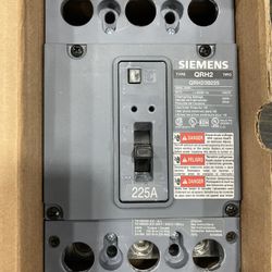 QRH23B225 - Siemens Bolt On 3 pole circuit breaker 