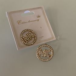 Earrings with white rhinestones