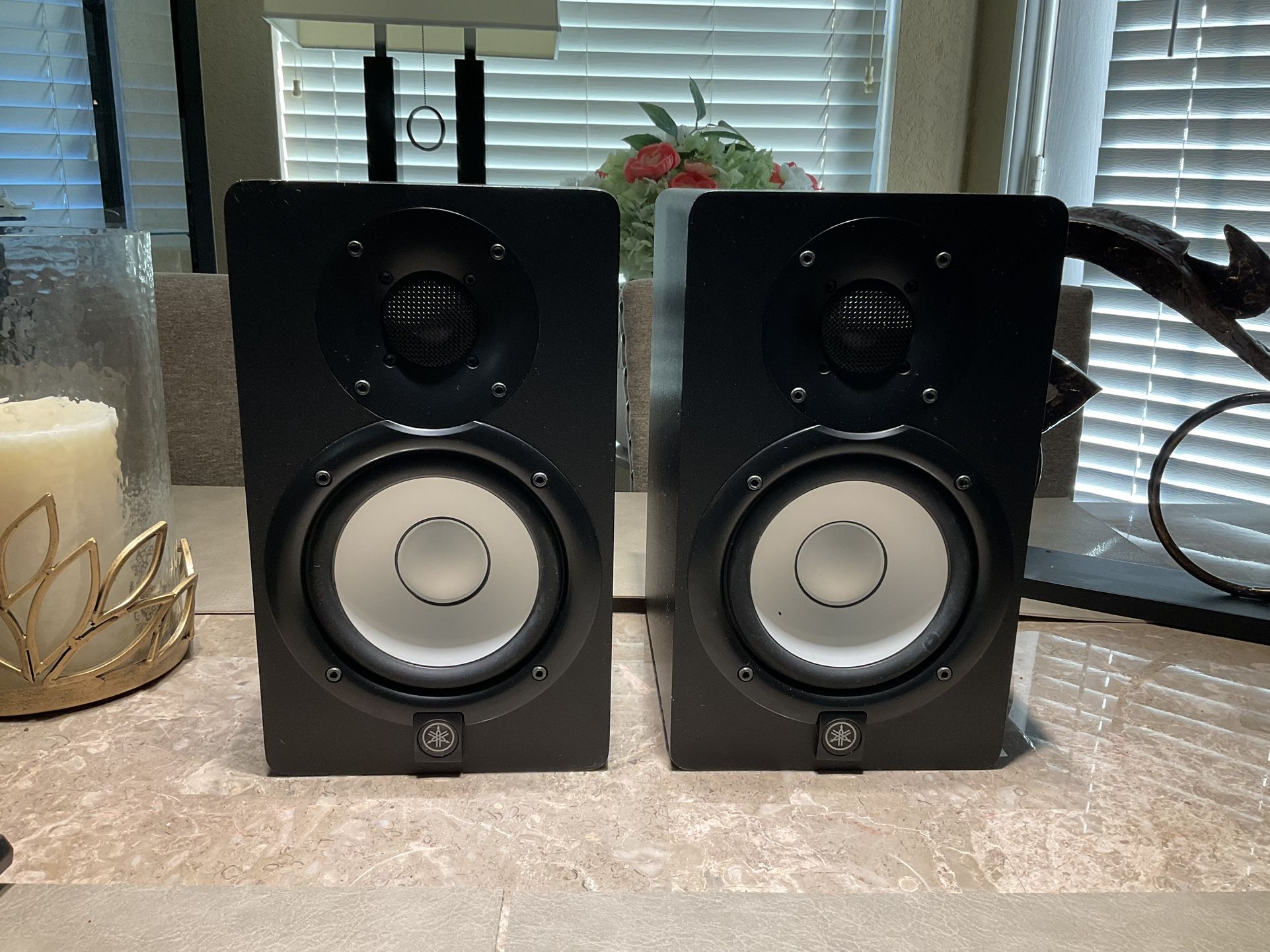 Yamaha HS5 5-inch Powered Studio Monitor - Pair , Great Condition 