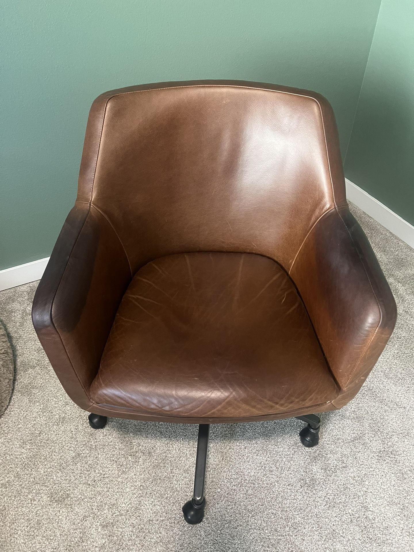 Helvetic Leather Swivel Office Chair 