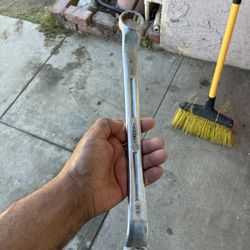 Wrench 