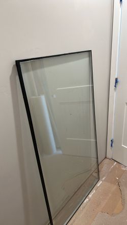 Dual -Pane window glass.