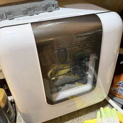 COMFEE’ Countertop Dishwasher – Almost New!
