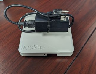 Ruckus R500 Wireless Access Point & PoE Injector
