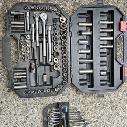 SET OF WRENCHES, SOCKETS